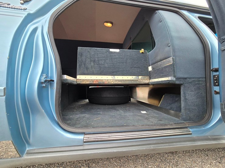 2004-cadillac-eagle-ultimate-hearse,-eagle-coachbuilders,-hearse-collector-special-image-46