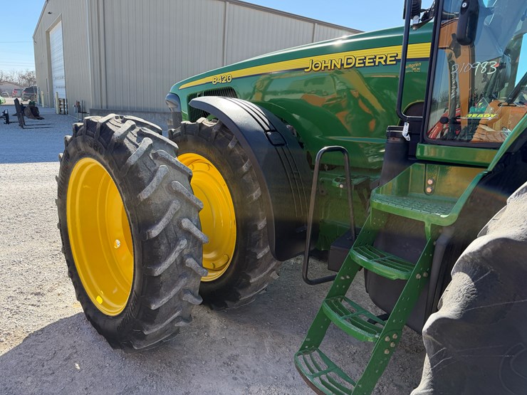 2004-john-deere-8420-image-21