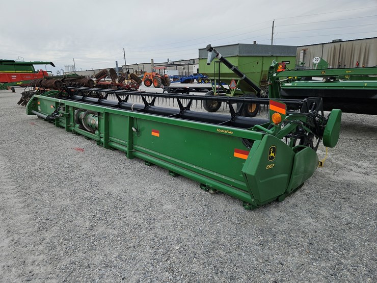 2010-john-deere-635f-image-5