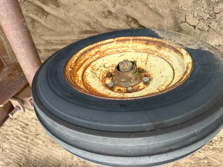 john-deere-810-image-7