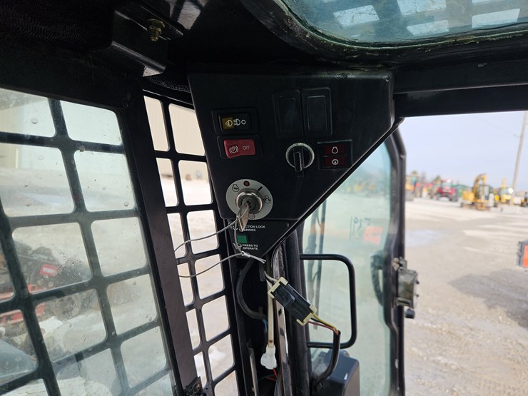 2016-bobcat-s70-image-11