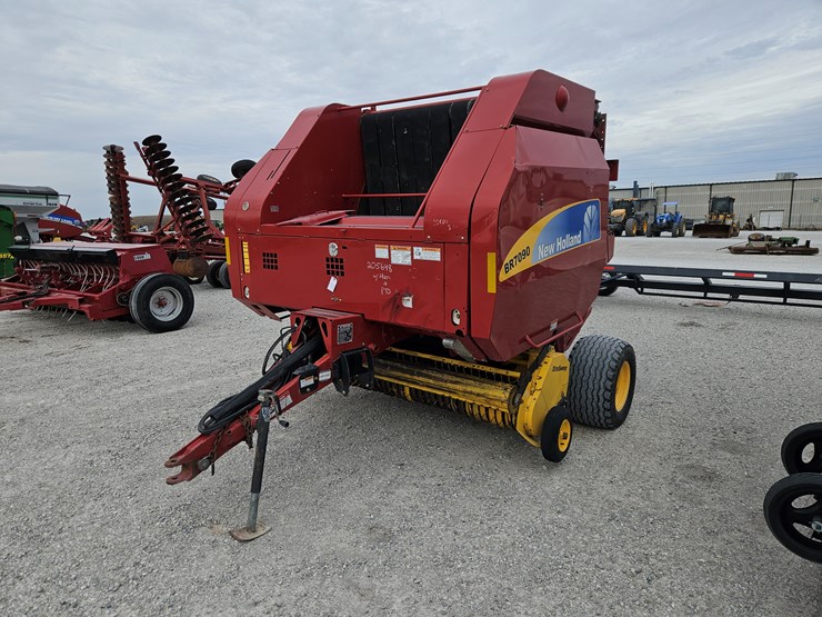 2008-new-holland-br7090-image-1