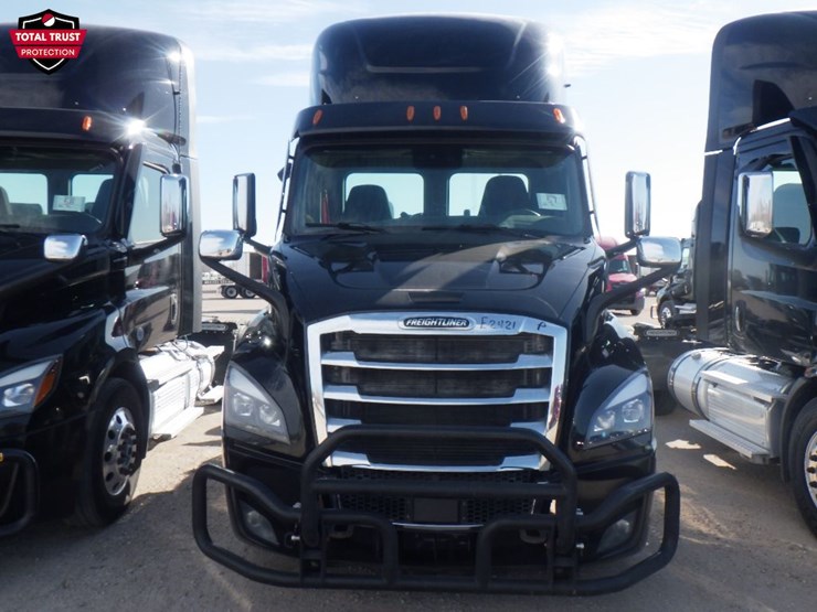 2022-freightliner-cascadia-116-image-2