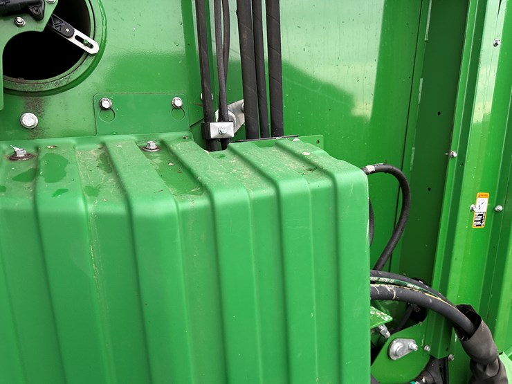 2021-john-deere-cp690-image-103