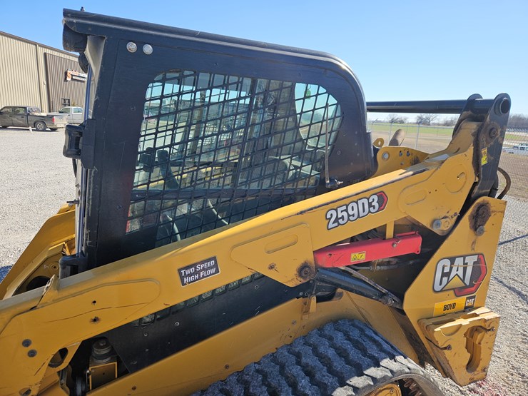 2021-caterpillar-259d3-image-24