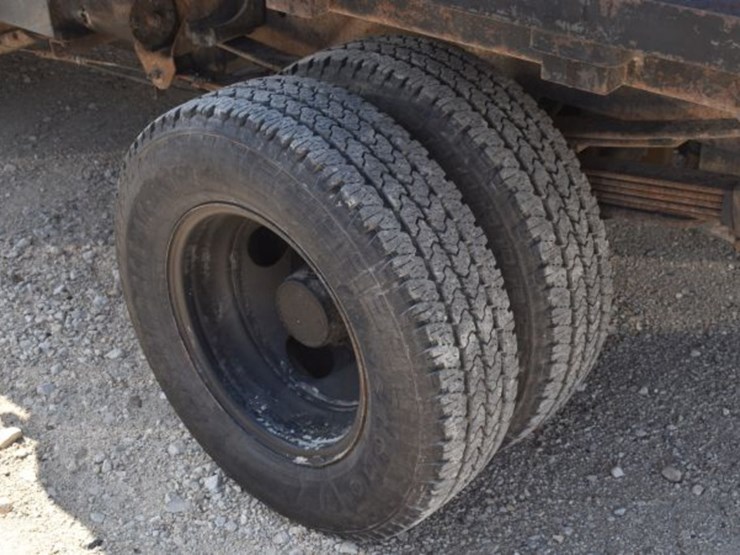 2000-chevrolet-3500-image-5