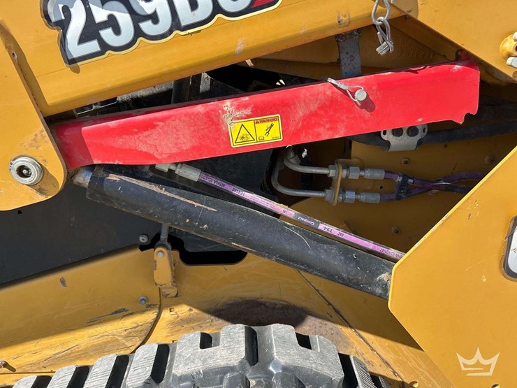 2023-caterpillar-259d3-image-22