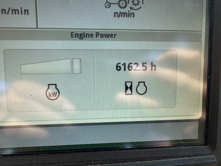 2015-john-deere-6175r-image-8