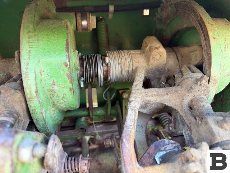 john-deere-466-image-31