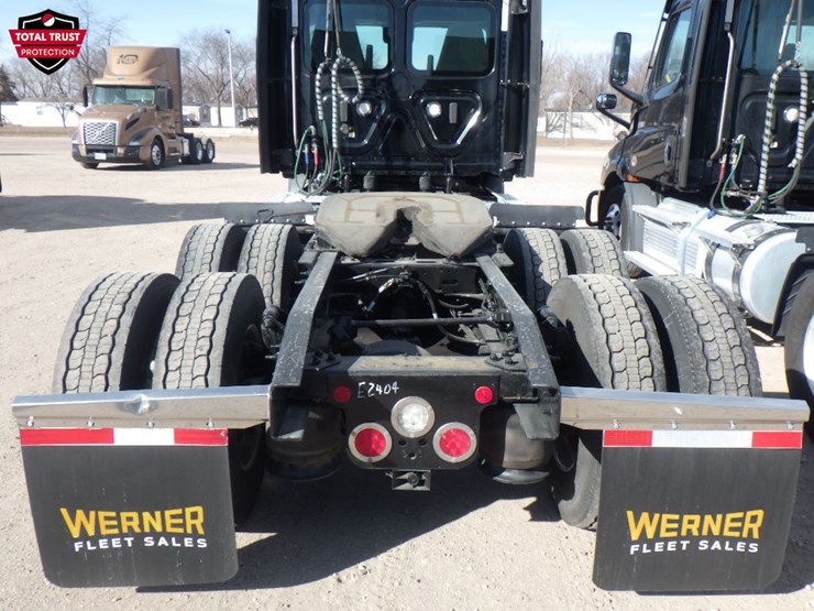 2022-freightliner-cascadia-116-image-8