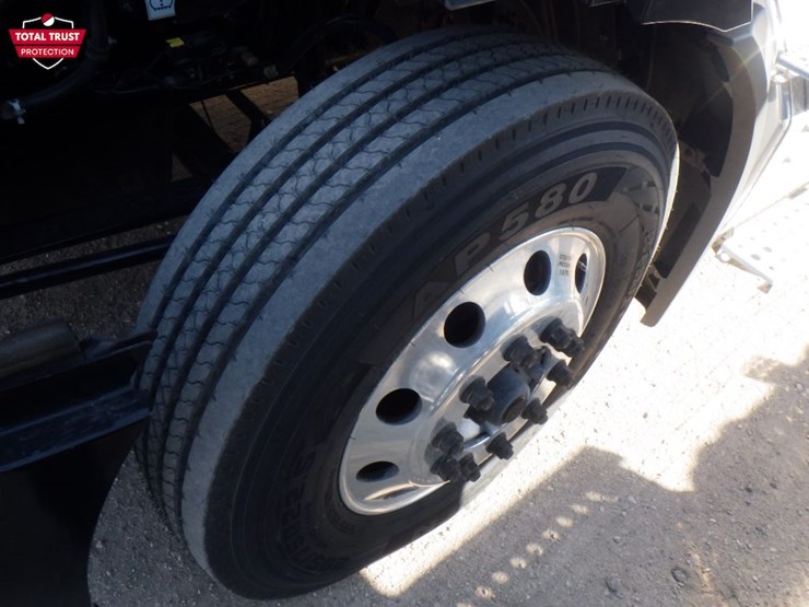 2022-freightliner-cascadia-116-image-19