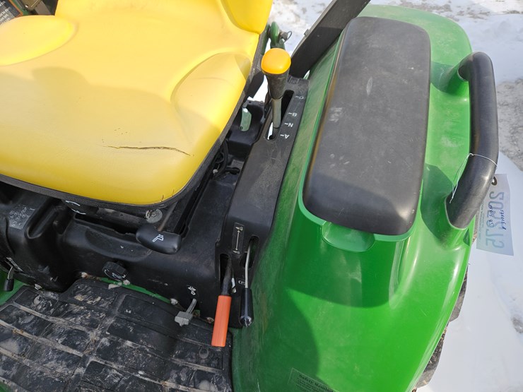 2017-john-deere-3033r-image-7