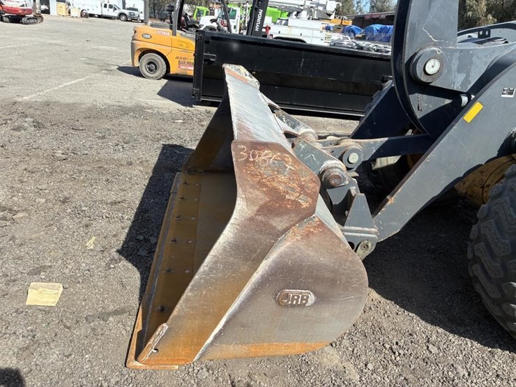 2018-deere-624-p-tier-image-5