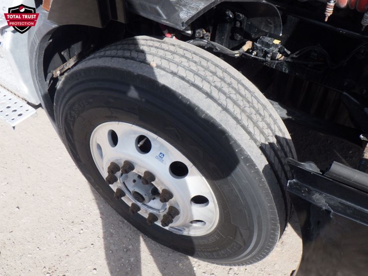 2022-freightliner-cascadia-116-image-22