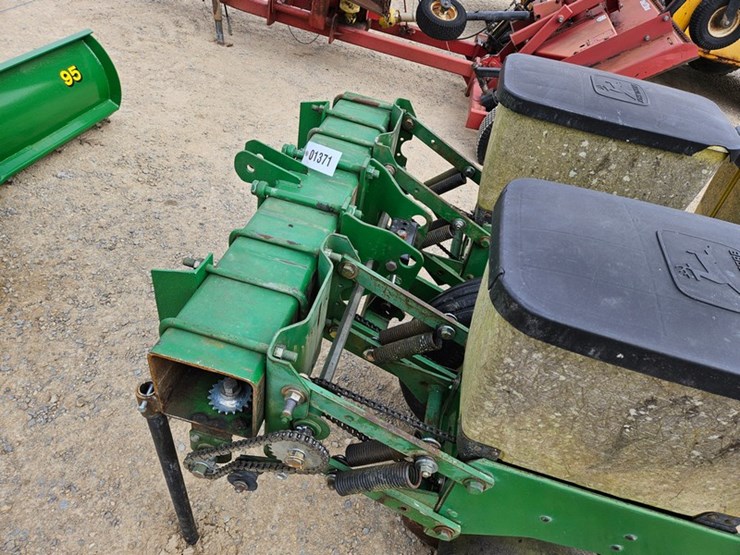 john-deere-7300-image-24