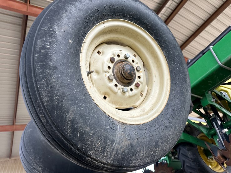 john-deere-1725-image-14