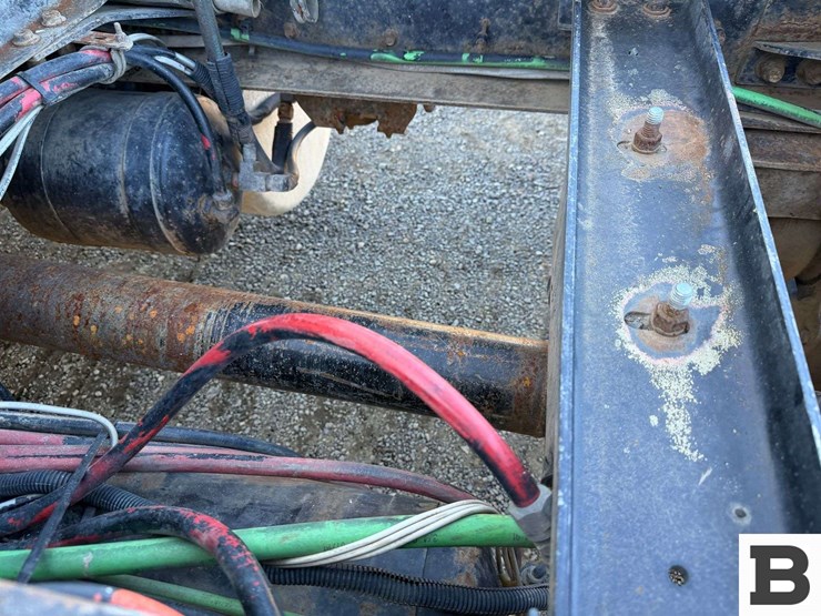 1992-freightliner-fld120-image-14