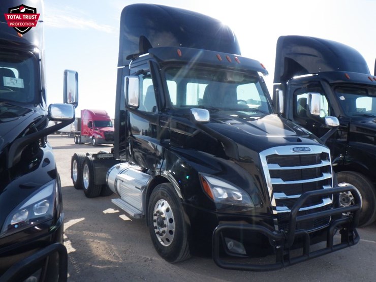 2022-freightliner-cascadia-116-image-3