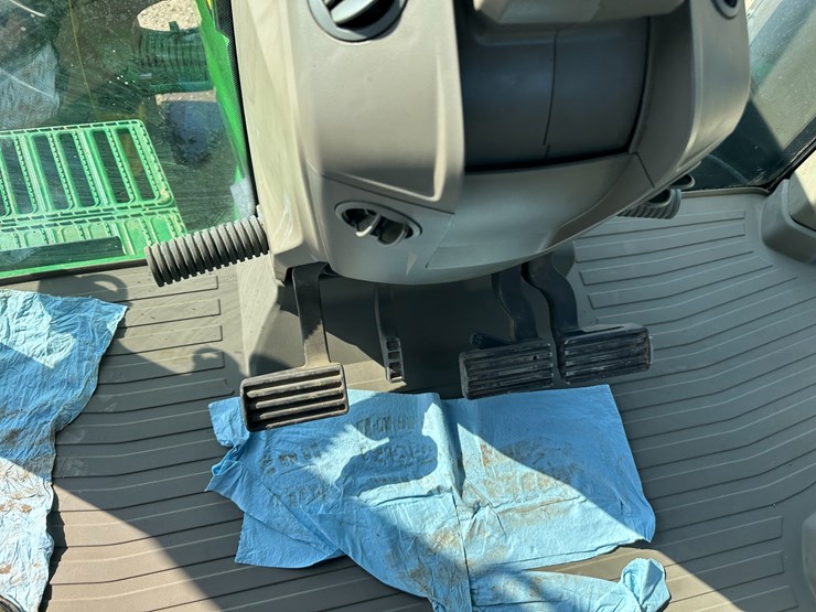 2022-john-deere-8r-280-image-56