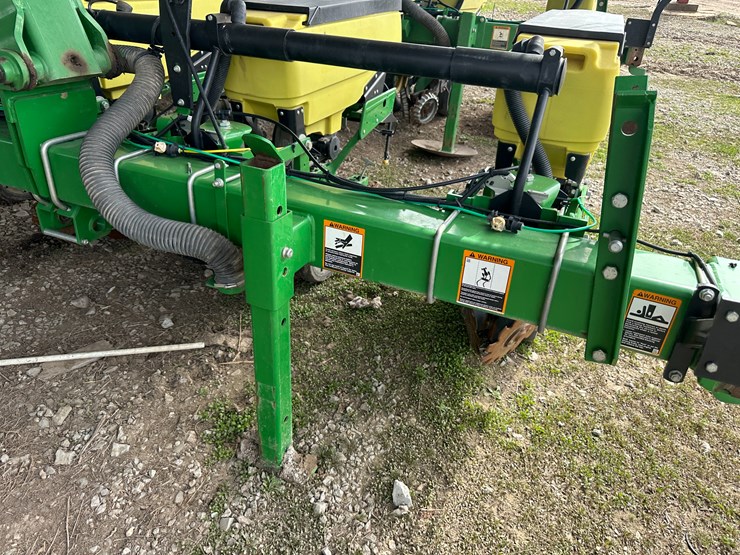 john-deere-1725-image-45
