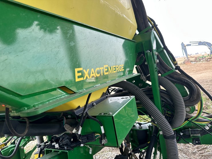 john-deere-1725c-image-57