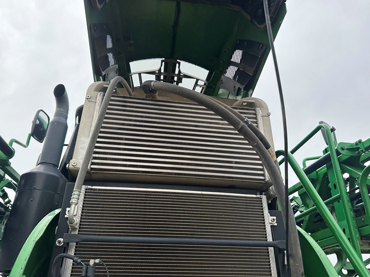 2021-john-deere-r4044-image-87