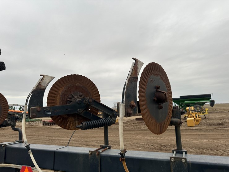 #38848-•-yetter-76"-twin-row-knife-applicator-image-19