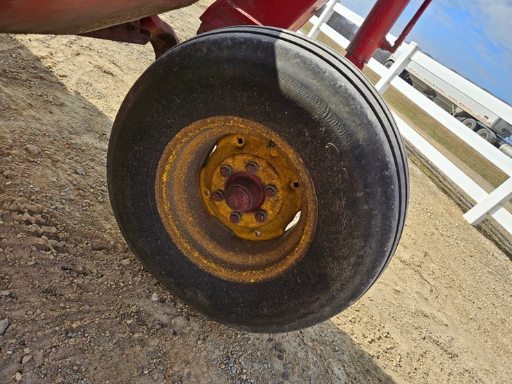 2019-new-holland-313-image-37