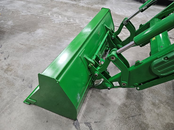 2020-john-deere-6145m-image-23