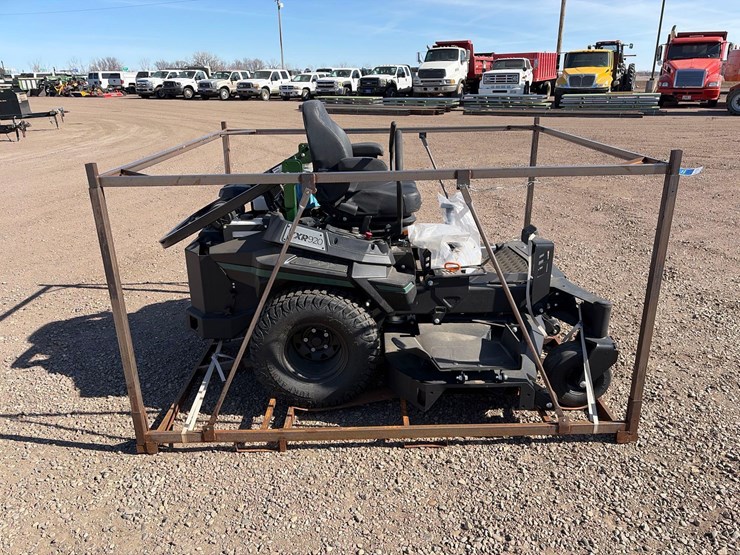 2025-yakta-yxr-920-commercial-zero-turn-mower-image-3