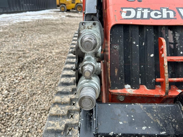 2019-ditch-witch-sk800-image-11