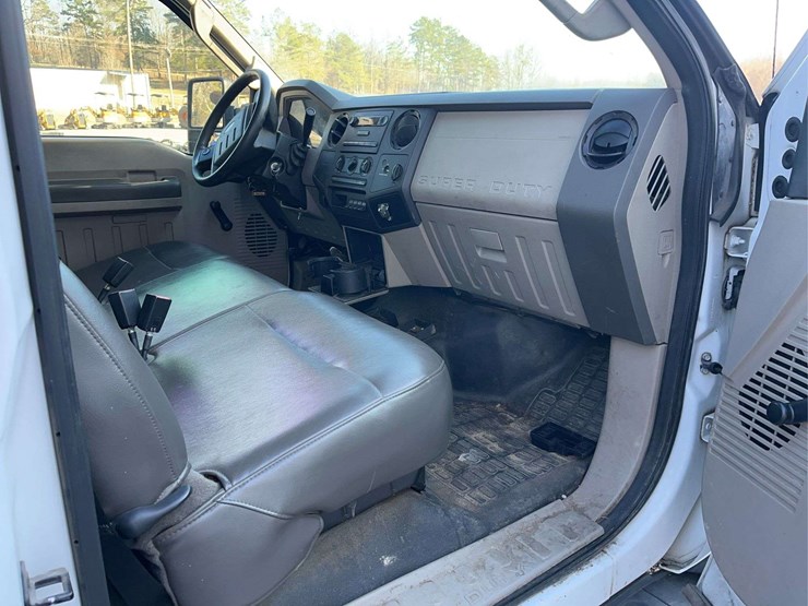 2009-ford-f550-image-17