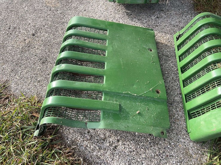 john-deere-model-h-hood-and-grille-panels-image-3