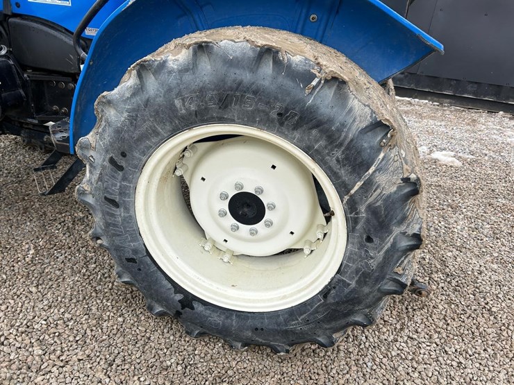 2017-new-holland-workmaster-60-image-18