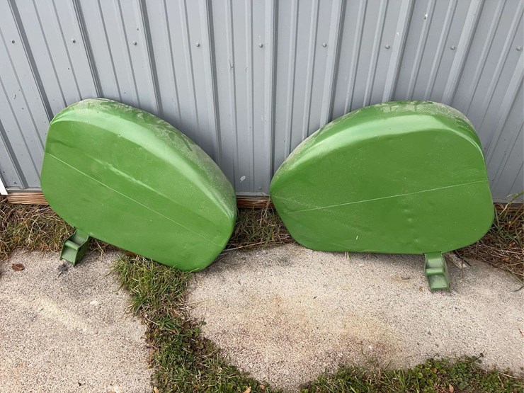 john-deere-model-h-fenders-and-brackets-image-1