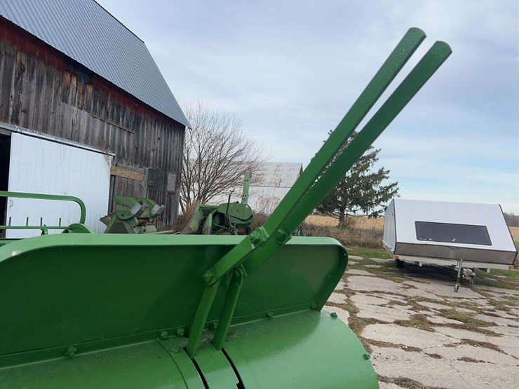 john-deere-model-h-manure-spreader-image-10