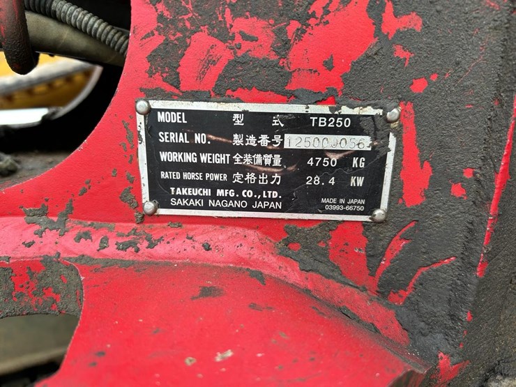 takeuchi-tb250-image-23