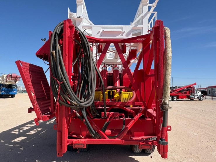 2008-cameron-c-600-5-axle-dd-well-service-rig-image-6