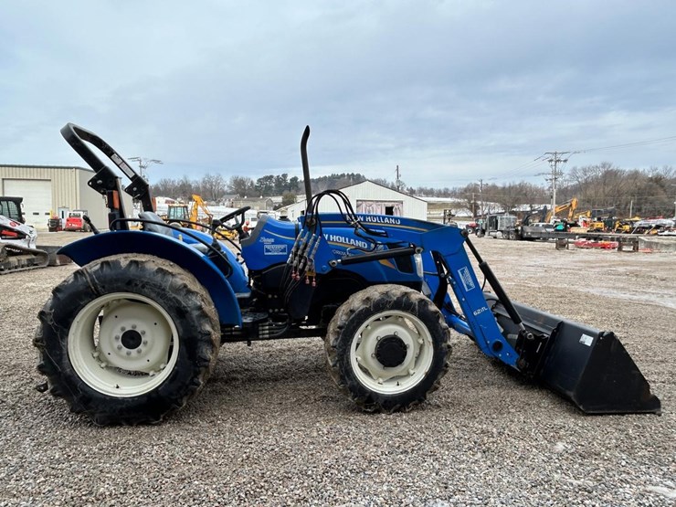 2017-new-holland-workmaster-60-image-5