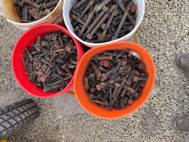 pallet-of-used-bolts-image-5