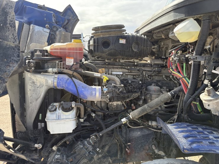 2023-western-star-49x-image-13