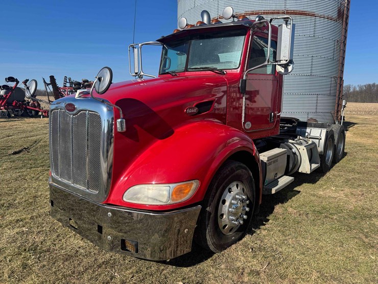 2012-peterbilt-386-image-35