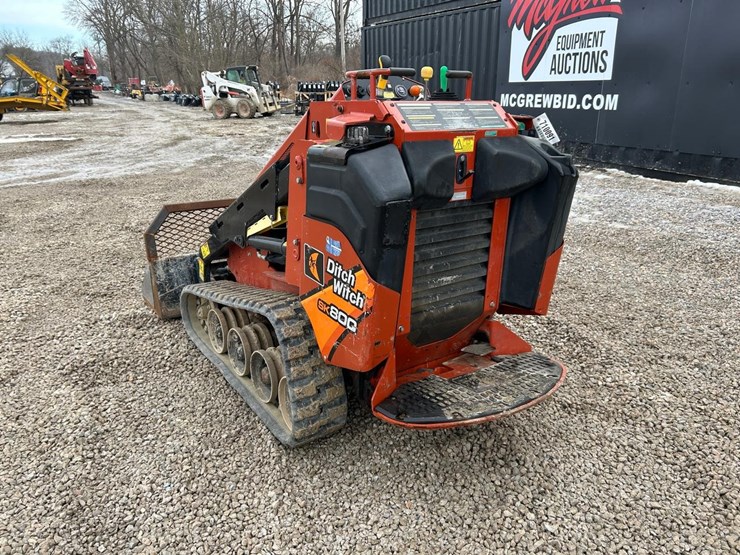 2019-ditch-witch-sk800-image-2