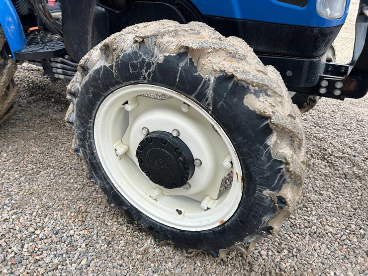 2017-new-holland-workmaster-60-image-12