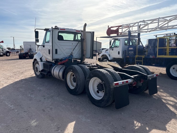 2017-international-prostar-image-4