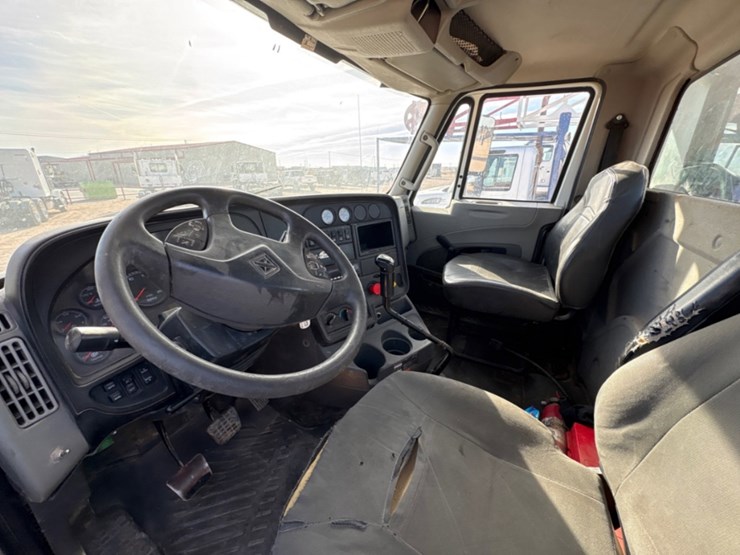 2017-international-prostar-image-5