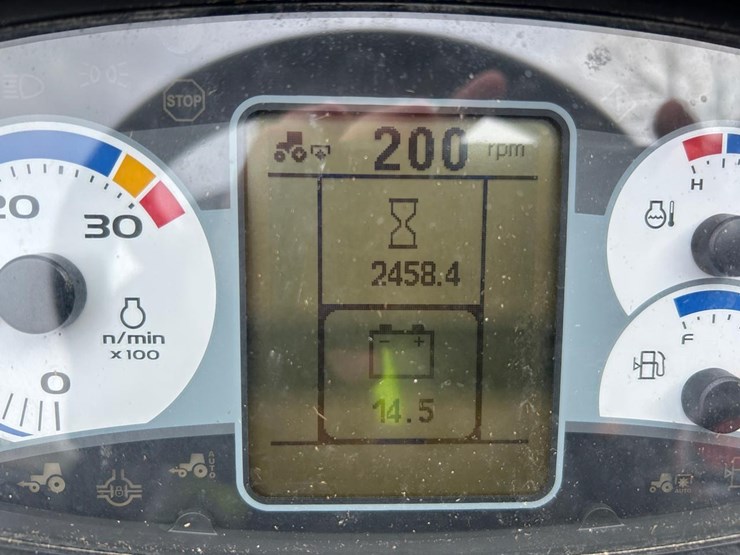 2017-new-holland-workmaster-60-image-22