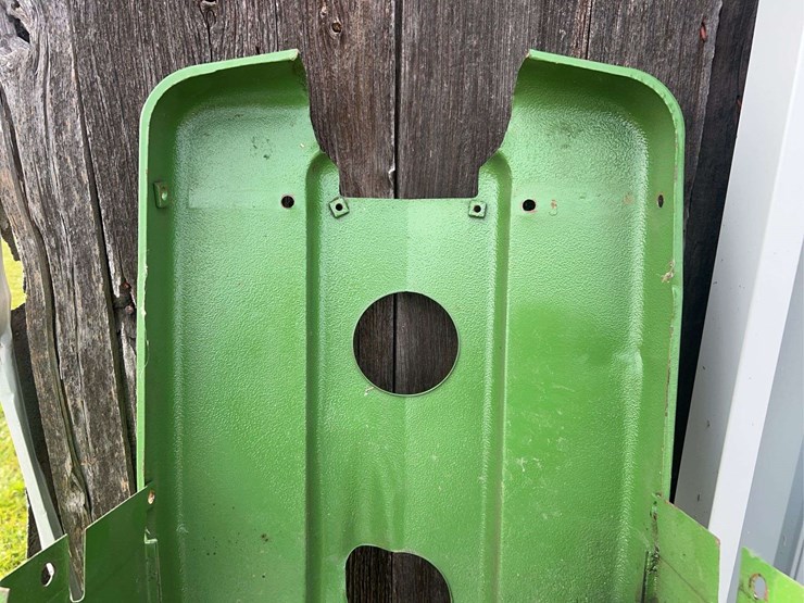 john-deere-model-h-hood-and-grille-panels-image-23