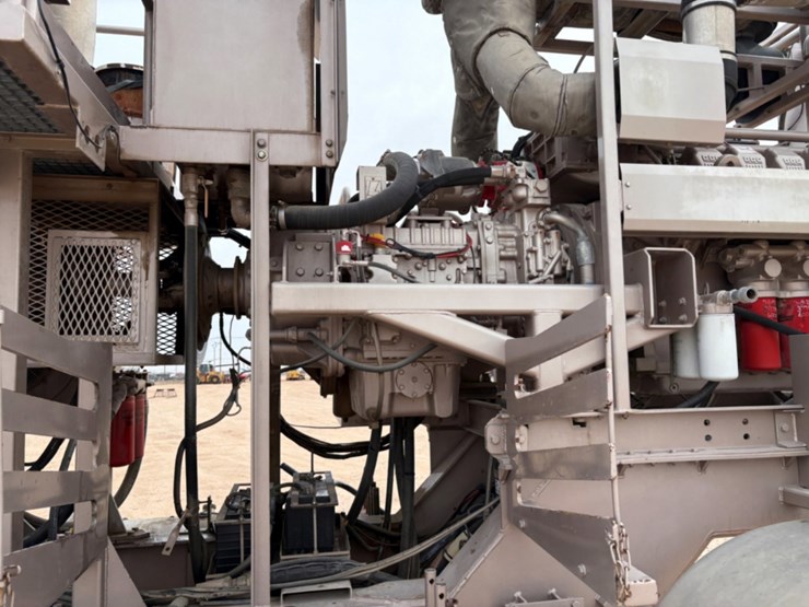 spm-qws1000s-quintuplex-10k-wp-acid-pumper-mtd-on-2008-mertz-t/a-trailer-image-4