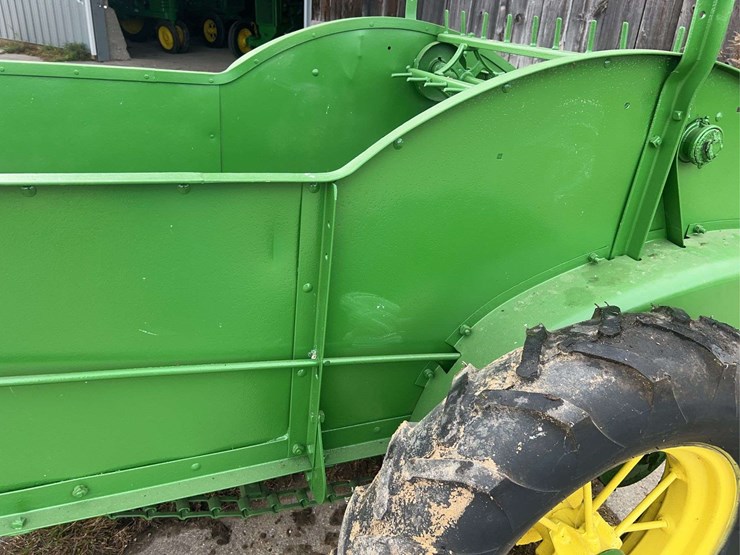 john-deere-model-h-manure-spreader-image-35
